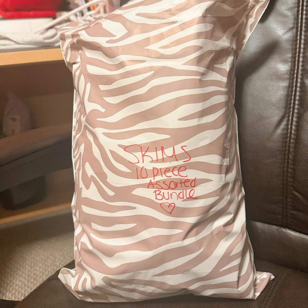 Skims mystery reseller bundle